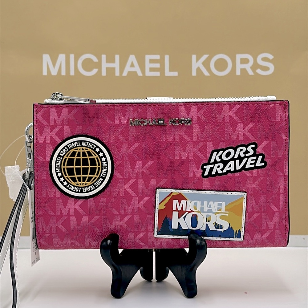 MICHAEL KORS Large Signature Chain Shoulder Tote Bag & Large Wristlet
Dragonfrui - Picture 12 of 16